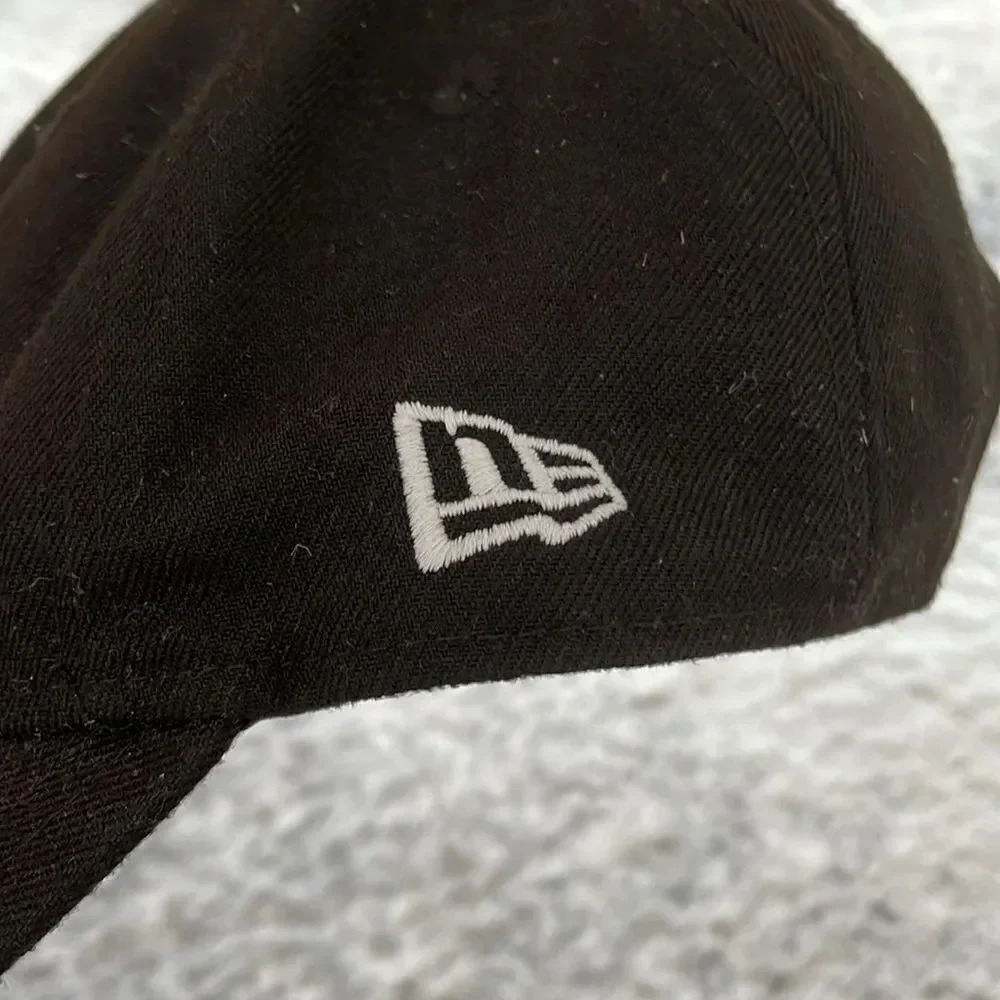 Toronto Raptors Hat - Picture 4 of 12